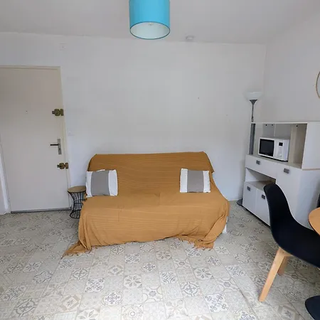 T2 Climatise Avec Terrasse A 200m De La Apartamento *